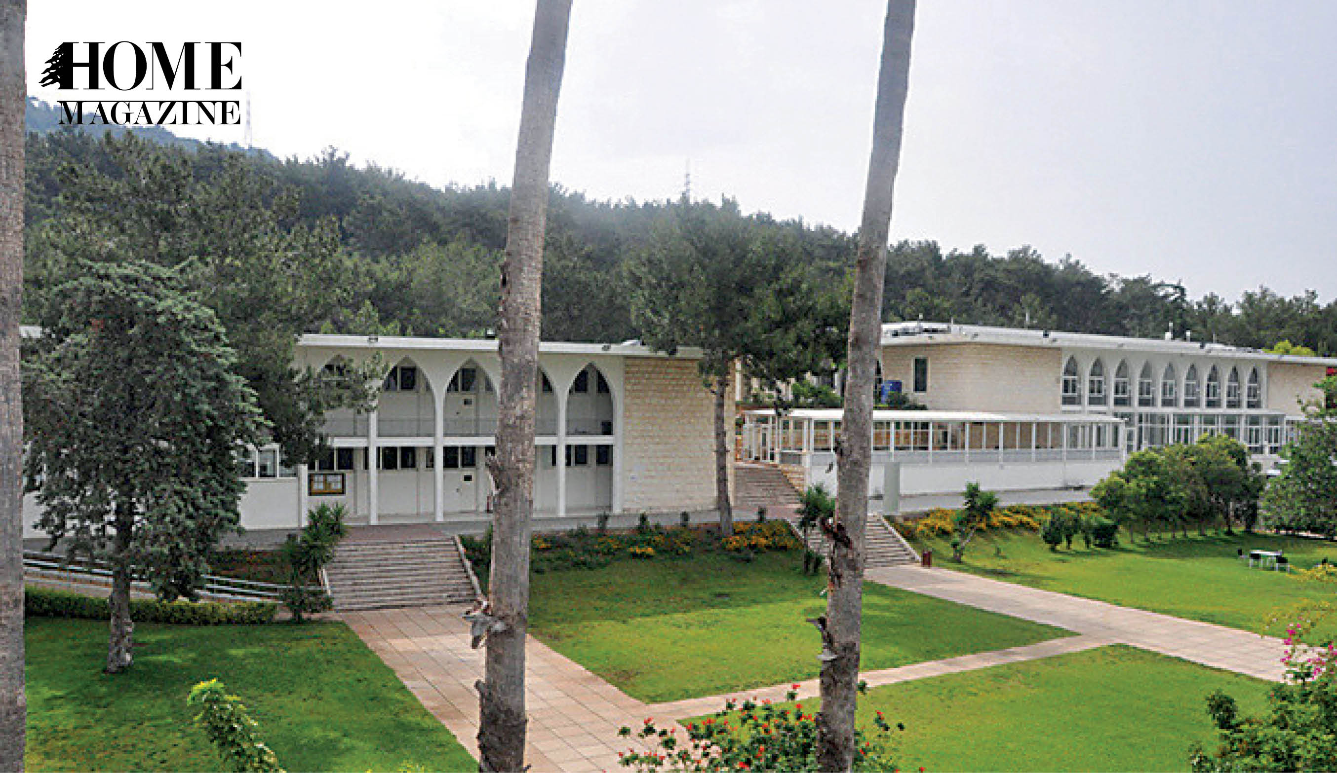 Houses an d green grass and trees